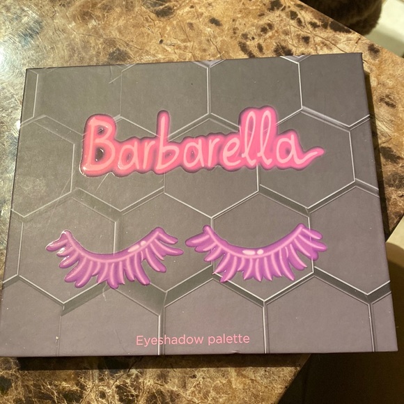 Eyeshadow palette - Picture 1 of 2